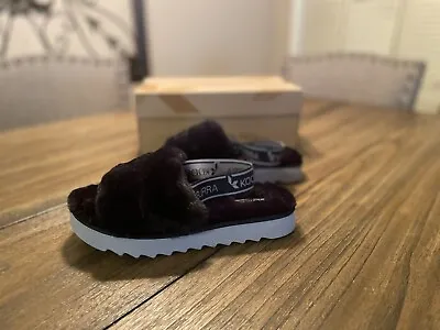 UGG Koolaburra NEW FUZZ'N II WOMAN/ SLIDE SLIPPER BLACK  SIZE 8 New In Box • $36