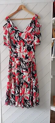 Kaleidoscope Stunning  Dress Size 20 • £13