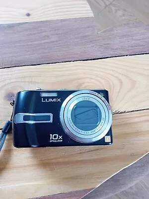 Panasonic LUMIX DMC-TZ3 7.2MP Digital Camera - Black With Case And Charger.  • £30