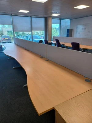 £79 • Buy 16 - Claremont Wave Desks In Beech - 1600 X 1000-800mm - Vgc - Fully Wiremanaged