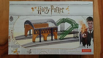 Hornby R7236 Harry Potter Platform 9 & 3/4 Building NEW • £49.99