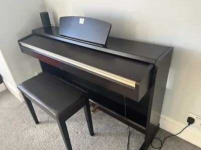 Yamaha Clavinova CLP 220. Digital Piano • £450