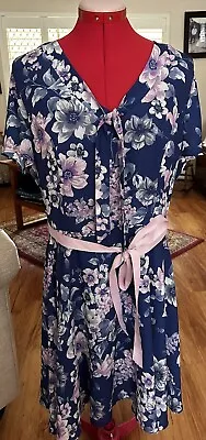 Review Floral Size 16 Dress Excellent Condition • $60