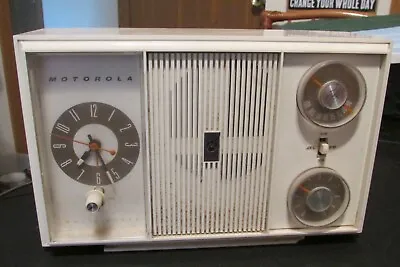 Vintage Motorola Solid State AM FM Alarm Clock Radio #TC20EH WORKS • $39.95