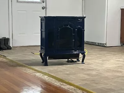 Cast Iron Vintage  Stove • $800