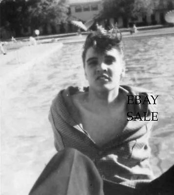 ELVIS PRESLEY In Swimming Pool RARE CANDID PHOTO • $49.95