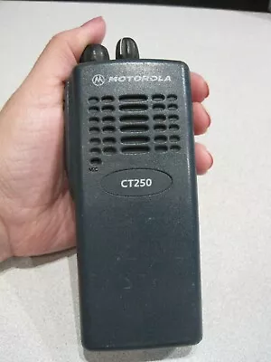 MOTOROLA CT250  450-512MHz UHF 16ch Two Way Radio AAH34SDC9AA2AN  • $29.99