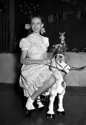 Janette Scott On A 'Mobo-Bronco' At Christmas Part 1951 OLD PHOTO • £5.58