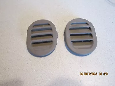 1998-02 Chevy Blazer S10 Gmc Side Dash Air Defrost Vent Pair Tan  Oem 15029692 • $17.95