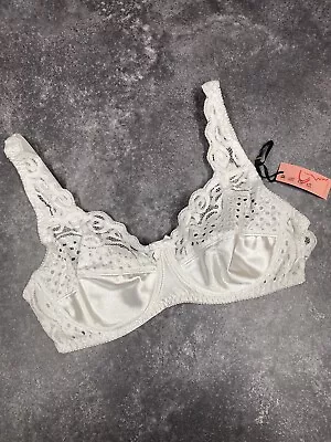 Valbonne White Satin And Lace Bra Size 34D • £10