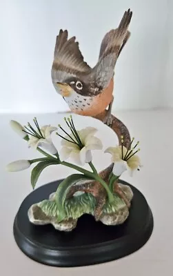 Maruri ROBIN With LILY Porcelain Bird Figurine-Songbird Serenade~Stand~6.5 ~Mint • $19.95