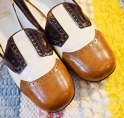 VINTAGE! Patent Leather Brown Saddle Shoes Pumps Heels 6.5 / 7 / 7.5 1960s 1970s • $75