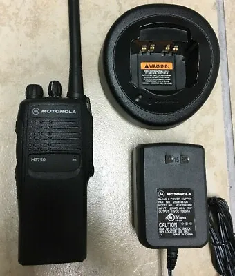 MOTOROLA HT750 TWO WAY PORTABLE RADIO UHF 403-470MHz 16ch AAH25RDC9AA3AN • $275