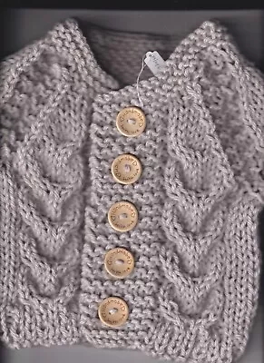 19  3 Mths ~ Chunky Baby Cardigan ~ Fawn Cable ~Hand Knitted (NEW) (C222) • £8.95