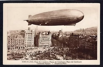 C1930 Zeppelin Over The City Of Barcelona • £2.20