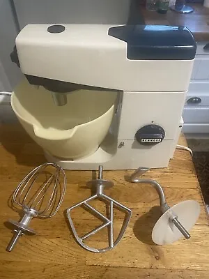 KENWOOD CHEF - A701a - White & Navy Trim - Excellent Condition 👑👩‍🍳🎂🍞🥖🍪🥨 • £79.99