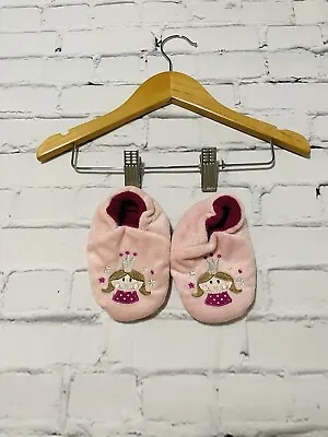 Baby Girls 6-9 Months Cute Fleece Slipper Shoes *We Combine Shipping* • £2.99
