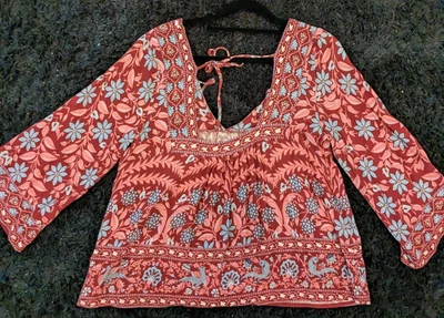 $60 • Buy Arnhem Top Size 8