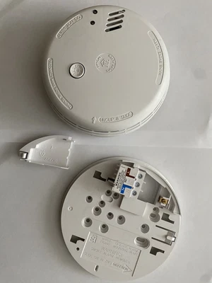 £4.99 • Buy Aico Ei146RC Optical Smoke Alarm - White. Comes With New Base. Expires Nov 2029