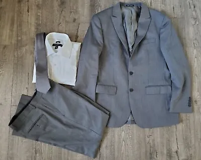 Egara Suit - 42R Gray Slim Fit Wool Blazer With Dress Pants 34x30 Shirt Tie  • $155