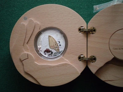 $239.89 • Buy Mexico Medal 1 Oz Silver Insert Gold Plated Pendant Monarch Butterfly Wooden Box