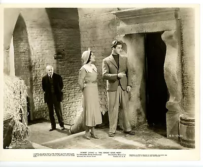 Vintage 8x10 Photo The Ghost Goes West (1935 Film) Robert Donat Jean Parker • $15.99