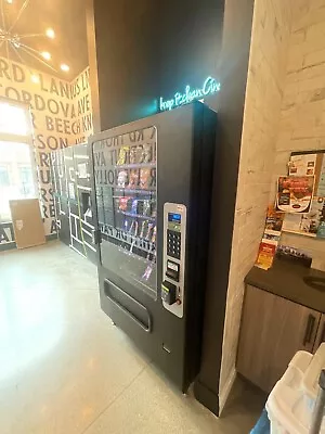 Selectivend WS5000 Snack Vending Machine • $2000