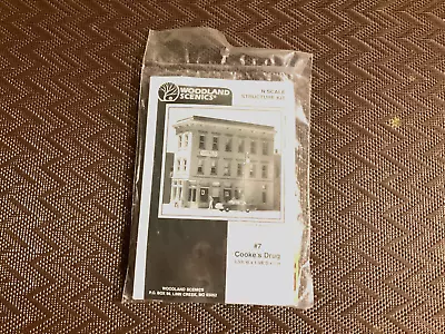 N Scale DPM Building Kit COOKE’S DRUGS #7 • $13.50