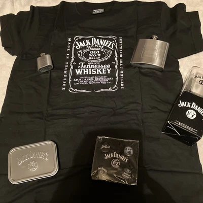 £25 • Buy (Lot 17) Jack Daniels Gift Set  T-shirt, Glass, Cards, 2 X Hip Flask & Badges