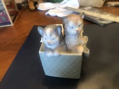 Lladro Nao 2 Cats Bow Tie In A Box Basket Porcelain Figurine • $29