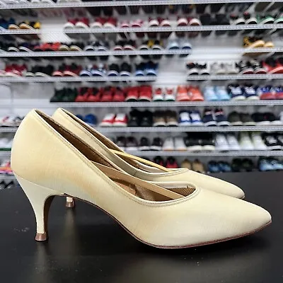 Vintage Naturalizer Women’s White Peau De Soie Low Heel Cream Size 6.5 • $30