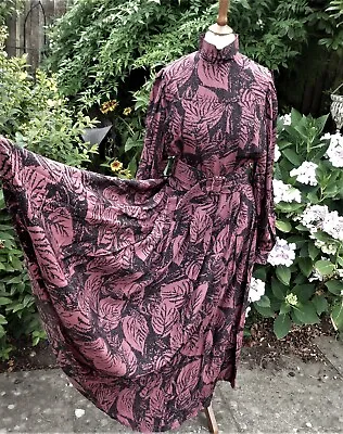 £150 • Buy Vintage 'Droopy & Brown Edinburgh' Autumn Leaves Long Vamp Dress Approx Size 12