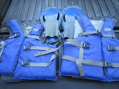 (2) Stearns Adult Life Jackets Universal + Swim Fins  Size 9-13 • $12.50