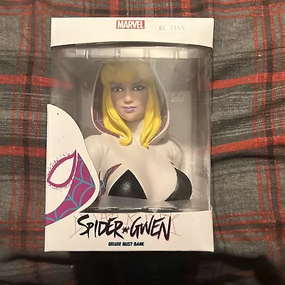 Deluxe Bust Bank Marvel Spider Gwen • £24.99