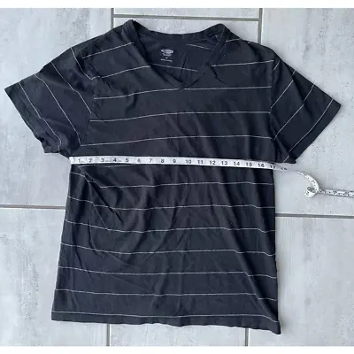 $5.84 • Buy Old Navy Mens T-Shirt Black White Striped V Neck 100% Cotton Tee M