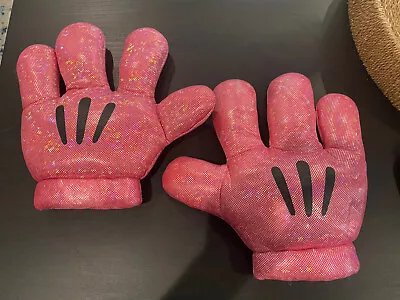 Minnie Mouse Pink Glitter Gloves   • $16