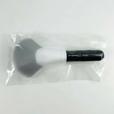 MAC Bronzing Medium Fan Brush 143SES Synthetic Black New Without Box • $17.50