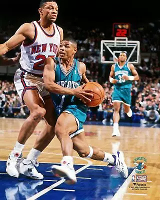 Muggsy Bogues Hornets Unsigned Teal Jersey Driving Towards Hoop Vs Knicks Photo • $9.99