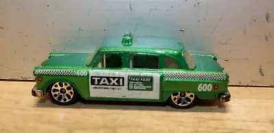 Matchbox 2003 Green Checker Cab Metro Taxi #600 • $5.59