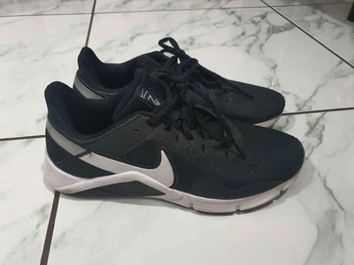 $40 • Buy Mens Nike Size 8 