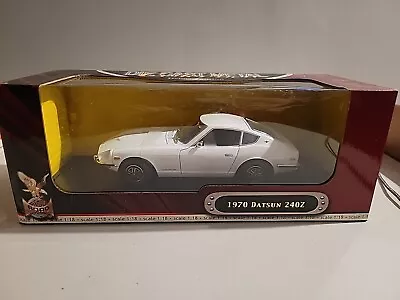 NIB Road Signature Deluxe Edition 1970 DATSUN 240Z White Die Cast 1:18 #92528 • $85