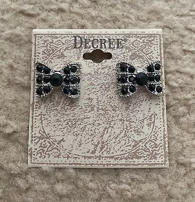 NWT DECREE Bejeweled Black And Silver Bow Earrings • $9.99