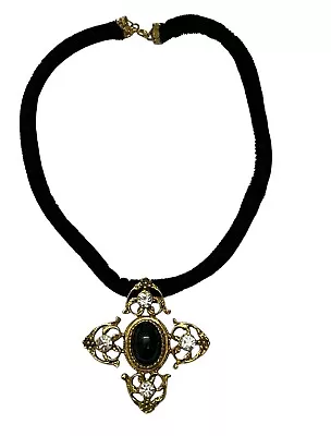 Vintage Victorian On Black Velvet Necklace Choker Gothic Goblin Core Cross 90’s • $24.88