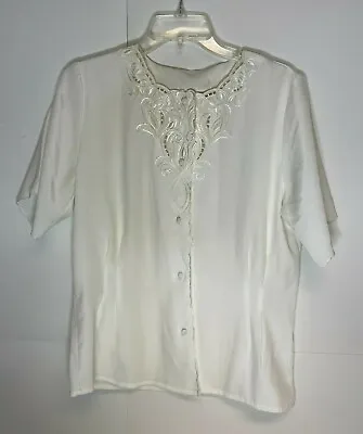 Vintage Sasson Women's Off White Embroidered Short Sleeve Blouse Size 10 • $5.99