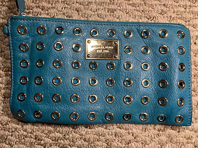 MICHAEL KORS BROOKLYN GROMMETS Teal LEATHERGOLD TONE ZIP WRISTLETCLUTCH • $35.99