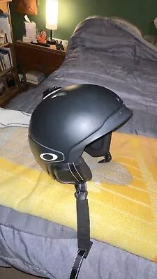 Adult Oakley MOD3 Ski Snow Helmet • $40