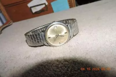 Vintage Men's Gruen Precision Automatic 25j Date 518 CA Stainless Wristwatch Run • $25