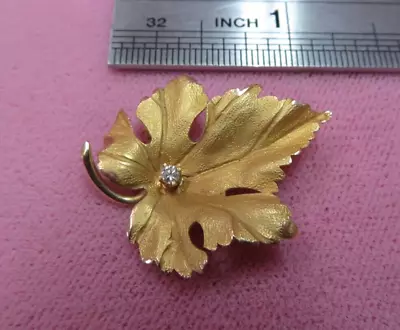 Vintage 14K Solid Yellow Gold Diamond  Maple Leaf Pin/Brooch  2.86 Grams • $249