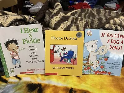 8- Kid Book Lot Mixed • $0.99