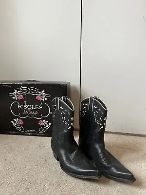 R Soles Cowboy Boots 41 7.5 Black Judy Rothchild Amazing Condition With Box • £150